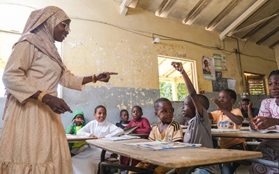 Fatoumata Cisse teaches in a classroom that is part of the Associates in Research and Education for Development (ARED) program in Dakar, Senegal. 